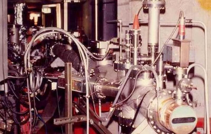 Photo - SSRP pilot project beamline inside SPEAR, 07/06/1973. (SLAC Archives)