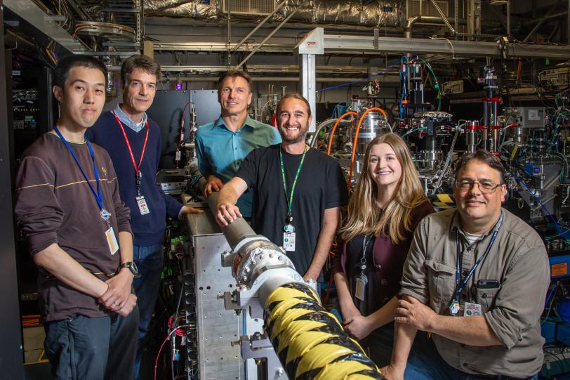 The team of SLAC scientists who developed the new nozzle