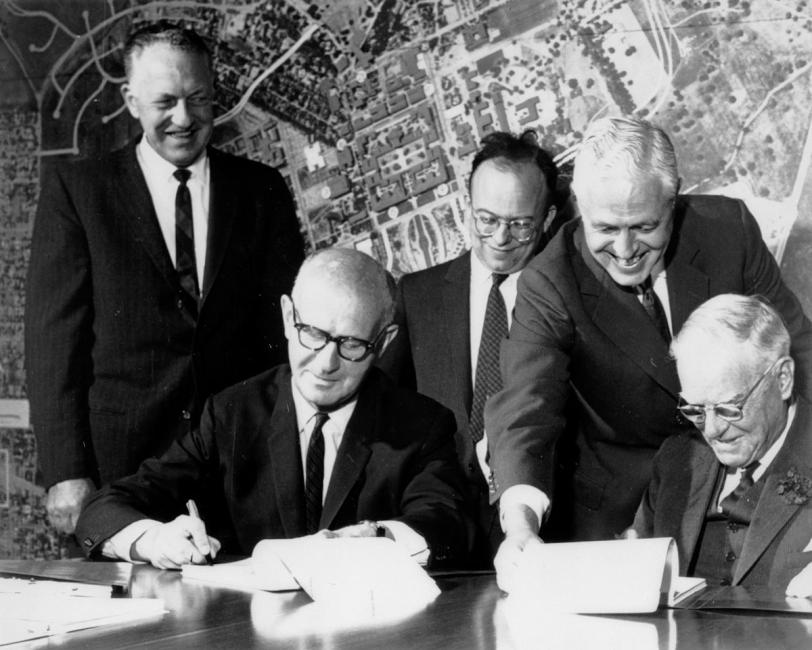  Morris Doyle signing the SLAC construction contract on April 30, 1962