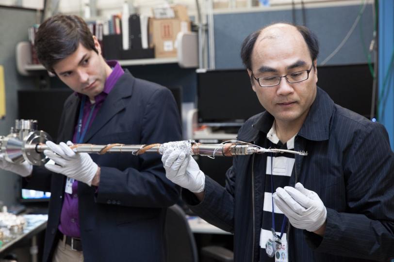 Photo – SLAC researchers Hernan Sanchez Casalongue (left) and Hirohito Ogasawara