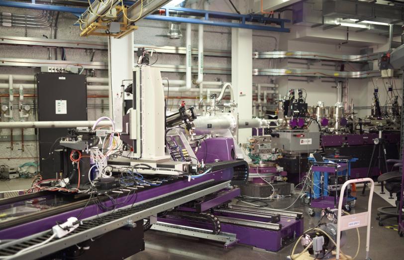 Image - A view of the X-ray Correlation Spectroscopy experimental station at SLAC's Linac Coherent Light Source (LCLS) X-ray laser. This station was used for an experiment studying an effect in a superconducting material. (SLAC)