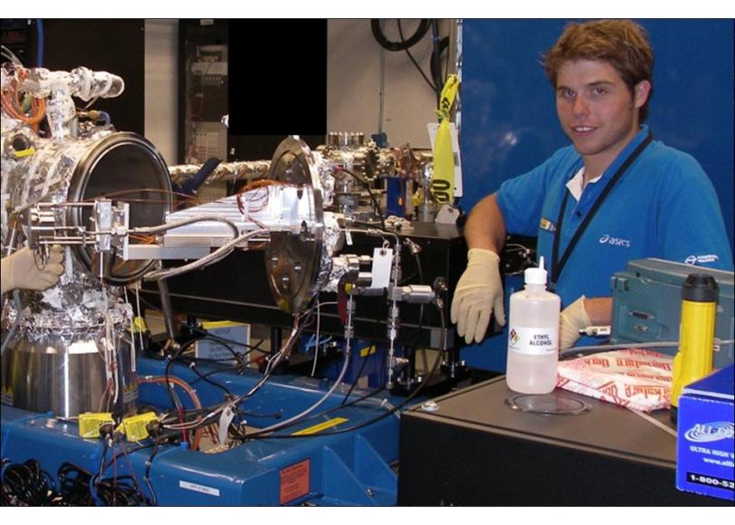 Sebastian Schorb working on his cluster source in the AMO hutch