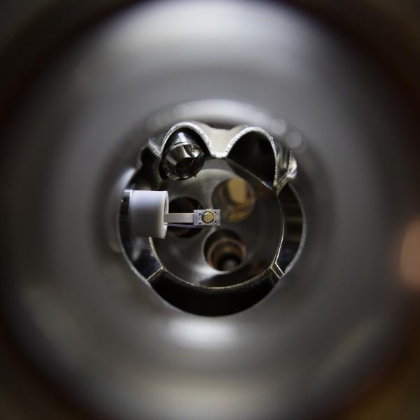 A small fuel cell inside of a sample chamber at SLAC's Stanford Synchrotron Radiation Lightsource (SSRL).